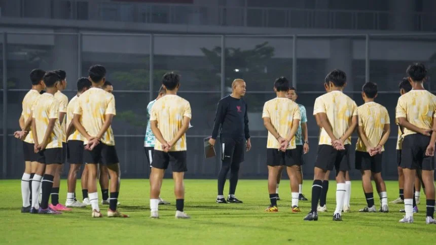Nova Arianto memimpin seleksi pemain untuk Timnas Indonesia U-16 (Foto: PSSI)