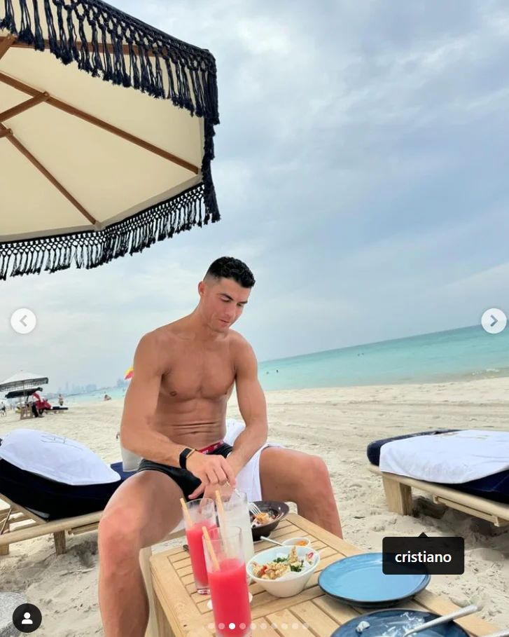 Cristiano Ronaldo liburan