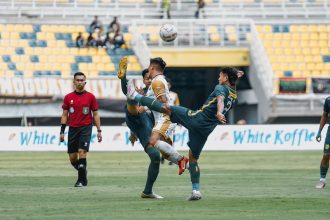 turunminum.id Hasil Liga 1, Persebaya vs Dewa United: Bajul Ijo Dibantai 3-0 di Kandang