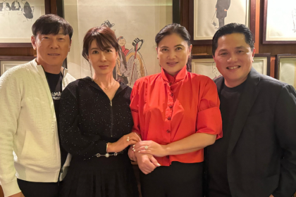 turunminum.id Gaya Romantis Erick Thohir dan Shin Tae-yong, Double Date Kompak Tak Bahas Timnas Indonesia