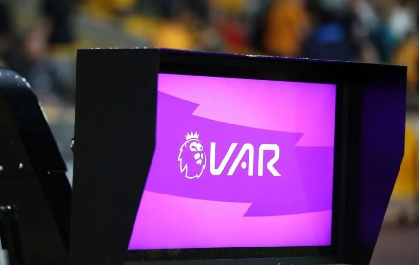 turunminum.id Wayne Rooney dan Roy Keane Kompak Minta VAR Dihapuskan di Liga Inggris, Ini Alasannya