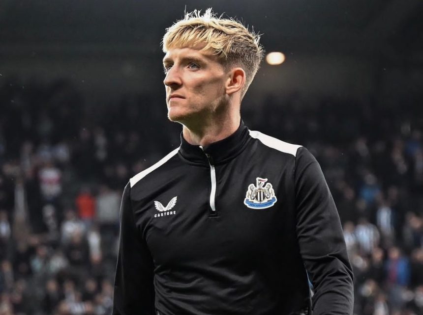 turunminum.id Striker Newcastle Ikut Suarakan Hapuskan VAR di Liga Inggris, Anthony Gordon: Perbaiki Atau Hapus
