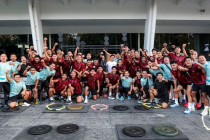 Timnas Indonesia U-19 melakoni latihan di Empire Fit Club komplek Stadion Utama Gelora Bung Karno (SUGBK), Jakarta, Rabu (15/5). Tentu ini salah satu variasi latihan yang diberikan oleh pelatih Indra Sjafri. (Foto:PSSI)