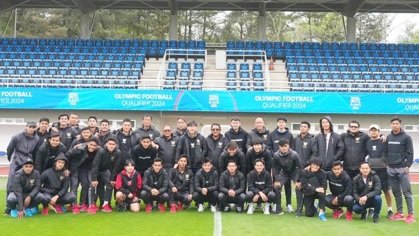 Kedatangan Timnas Indonesia U-23 di Bandara Soekarno-Hatta Disambut pengalungan hingga Nyanyian Suporter