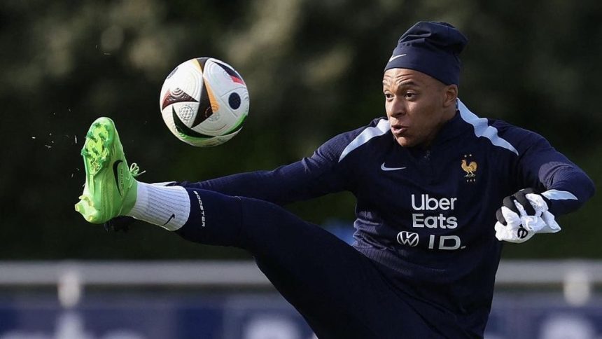 Cristiano Ronaldo Memberikan Dukungan kepada Kylian Mbappe Usai Kedatangannya di Real Madrid (foto: instagram)
