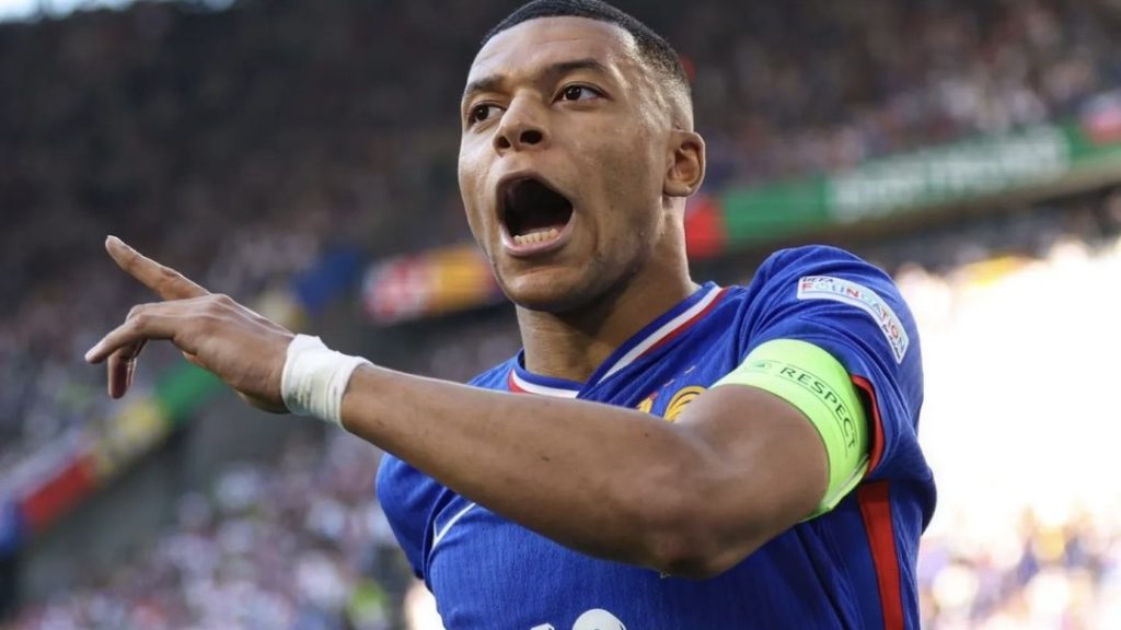 turunminum.id Eropa UEFA Kylian Mbappe Gagal Antarkan Kemenangan Prancis, Berbagi Poin atas Polandia Prancis Gagal Tampil Maksimal, Ditahan Polandia 1-1 di Euro 2024 (foto: instagram)