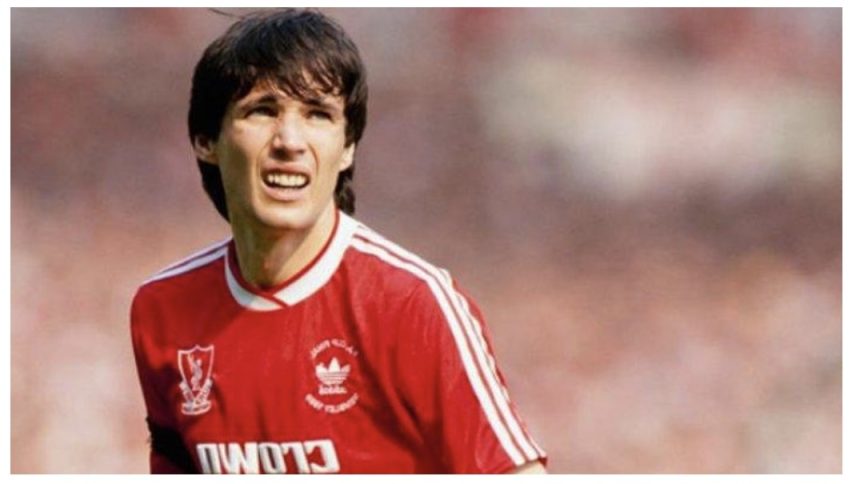 Alan Hansen: Legenda Liverpool dalam Ketidakpastian Kesehatan, Dukungan Menyertai (foto: twitter)