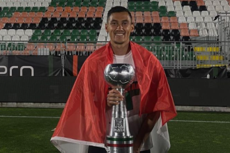 Pemain Timnas Indonesia, Jay Idzes, menorehkan sejarah gemilang dengan membawa Venezia promosi ke Serie A Liga Italia. (Foto:Insatgram @Jayidzes)