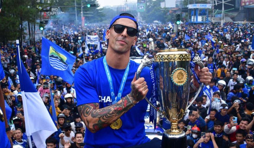 Bek Persib Bandung, Alberto Rodriguez. (PERSIB.co.id/Sutanto Nurhadi Permana)