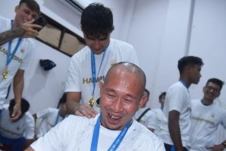 turunminum.id Cara Unik Persib Bandung Rayakan Juara: Dado Naik Haji, Made Wirawan Cukur Botak