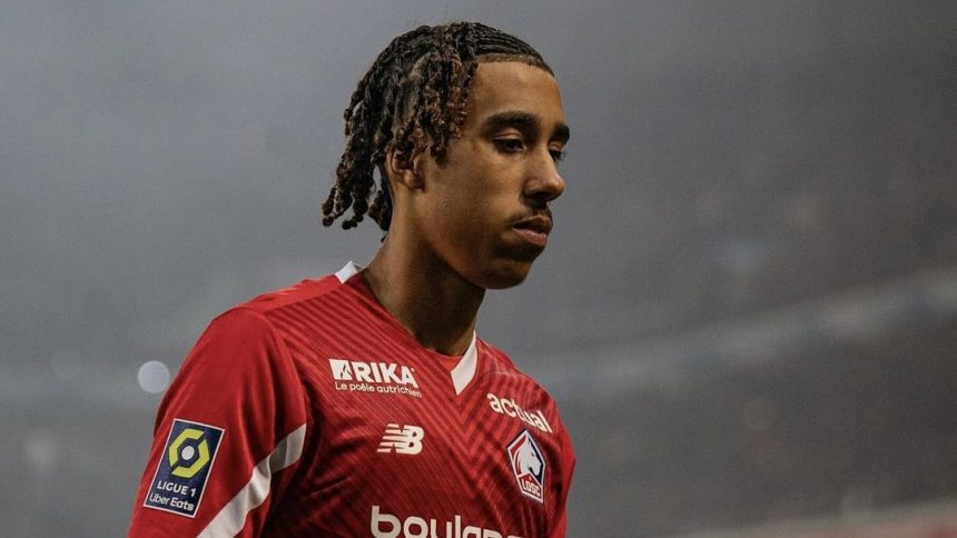Manchester United Tikung Madrid: Transfer Leny Yoro Senilai 880 Miliar (foto: instagram)