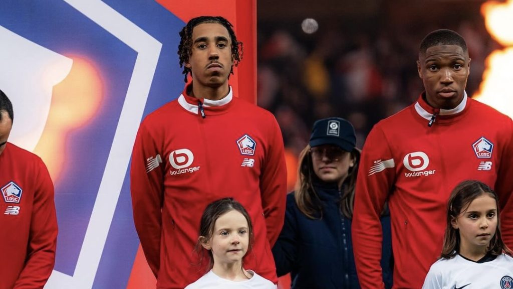 turunminum.id Inggris Manchester United Tikung Madrid: Transfer Leny Yoro Senilai 880 Miliar Manchester United Tikung Madrid: Transfer Leny Yoro Senilai 880 Miliar (foto: instagram)