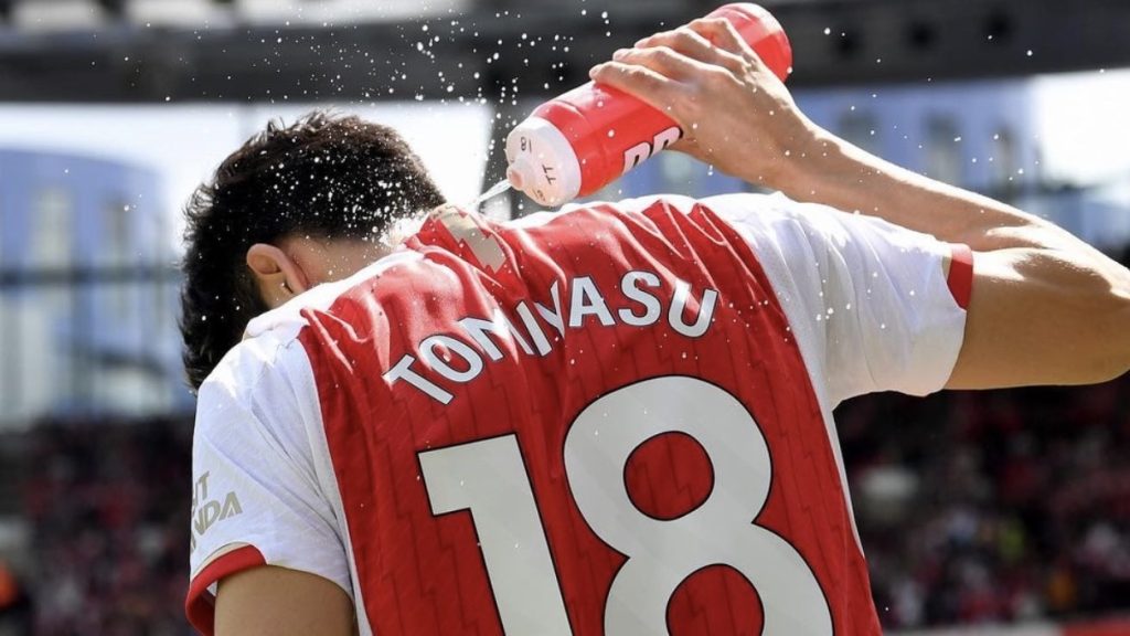 turunminum.id Inggris Takehiro Tomiyasu Absen Tur Pra-Musim Arsenal: Cedera Lutut Jadi Kendala Takehiro Tomiyasu Absen Tur Pra-Musim Arsenal: Cedera Lutut Jadi Kendala (foto: instagram)