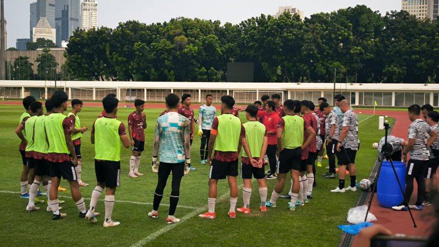 Indra Sjafri akan mencoret sembilan pemain Timnas U-19 jelang Piala AFF U-19 2024 (Foto: Turunminum.id/da Yerimon)