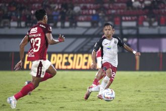 turunminum.id Carlos Pena Sebut Lini Belakang Persija Buruk Usai Kalah 0-3 dari Bali United