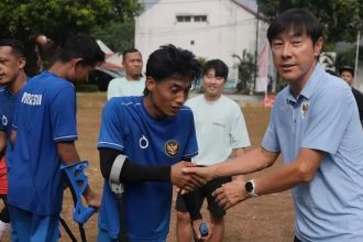 Shin Tae-yong mengunjungi pemusatan latihan Timnas sepak bola amputasi (Foto: Instaram/@shintaeyong7777)