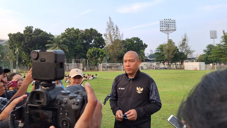 Pelatih Timnas Indonesia U-16, Nova Arianto mencoret Nova Arianto (Foto: Turunminum.id/da Yerimon)