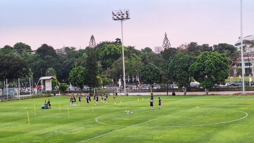 Timnas Indonesia latihan di Lapangan ABC Senayan (Turunminum.id/da Yerimon)