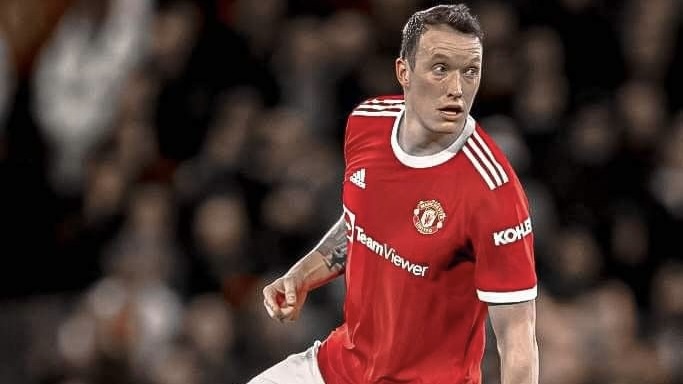 turunminum.id Inggris Phil Jones Pensiun di Usia 32 Tahun Phil Jones Pensiun di Usia 32 Tahun (foto: x)