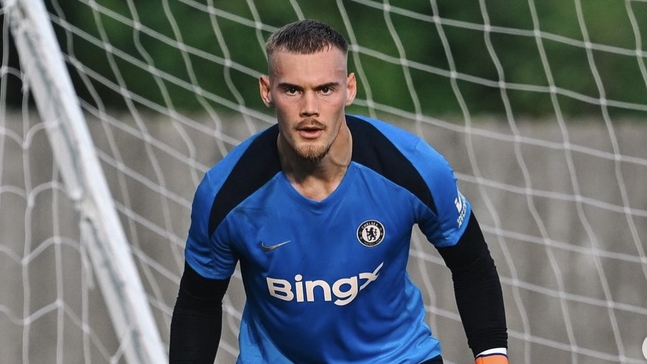 turunminum.id Inggris Filip Jørgensen Siap Tantang Robert Sánchez Posisi Kiper Utama Chelsea Filip Jørgensen Siap Tantang Robert Sánchez Posisi Kiper Utama Chelsea (foto: x)