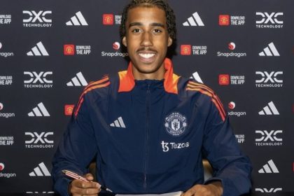 Bek Manchester United, Leny Yoro (foto: x)