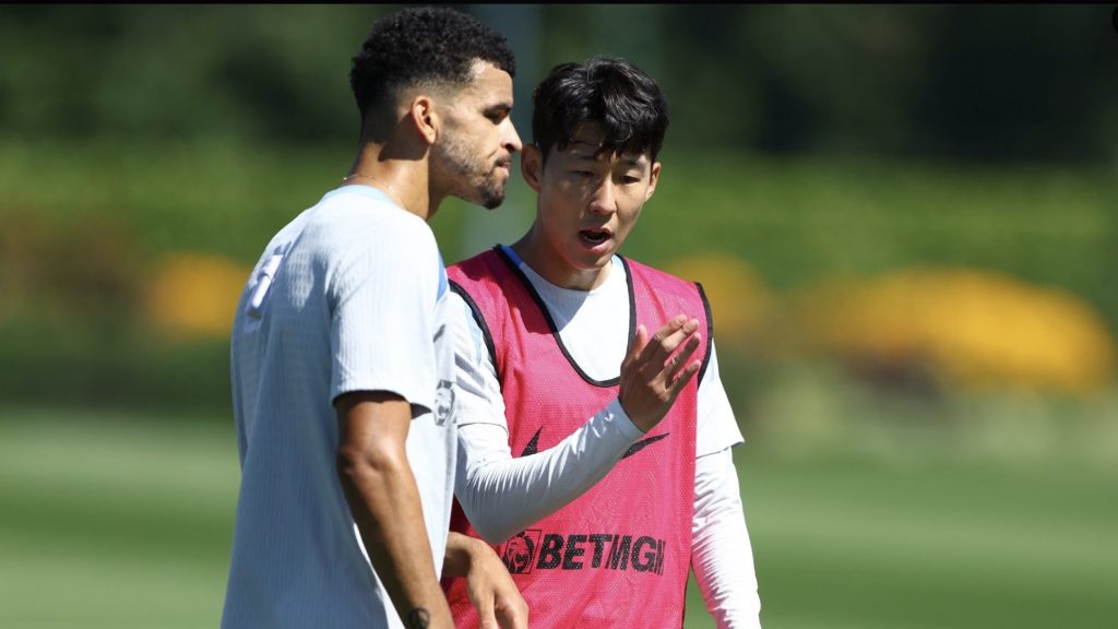 turunminum.id Inggris Son Sambut Solanke, Rekrutan Termahal Tottenham Son Sambut Solanke, Rekrutan Termahal Tottenham (foto: x)