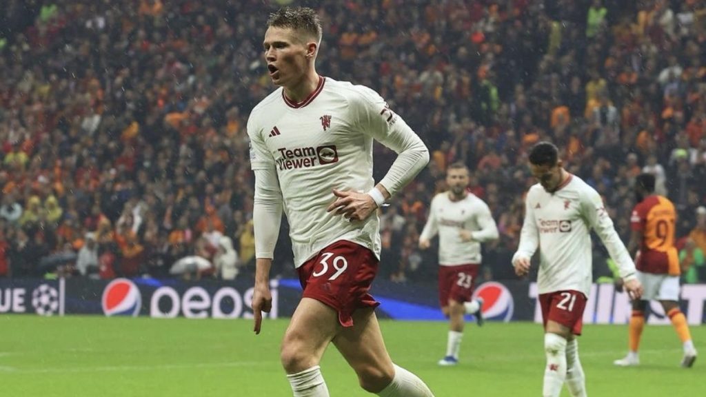 turunminum.id Inggris Fulham Laju untuk Rebut McTominay dari MU Fulham Rekrut McTominay dari Manchester United (foto: x)