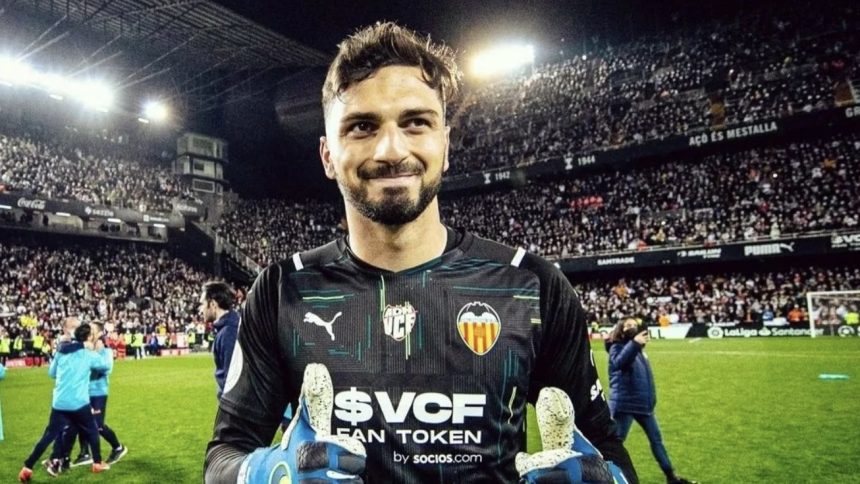 Negosiasi Mamardashvili Buat Liverpool Terhambat (foto: x)