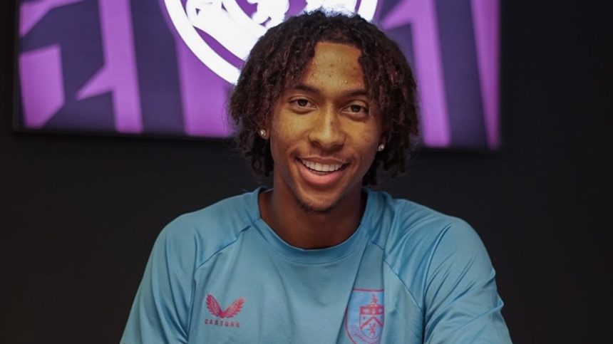 Burnley Kenalkan Humphreys via Lord Of The Rings (foto: x)