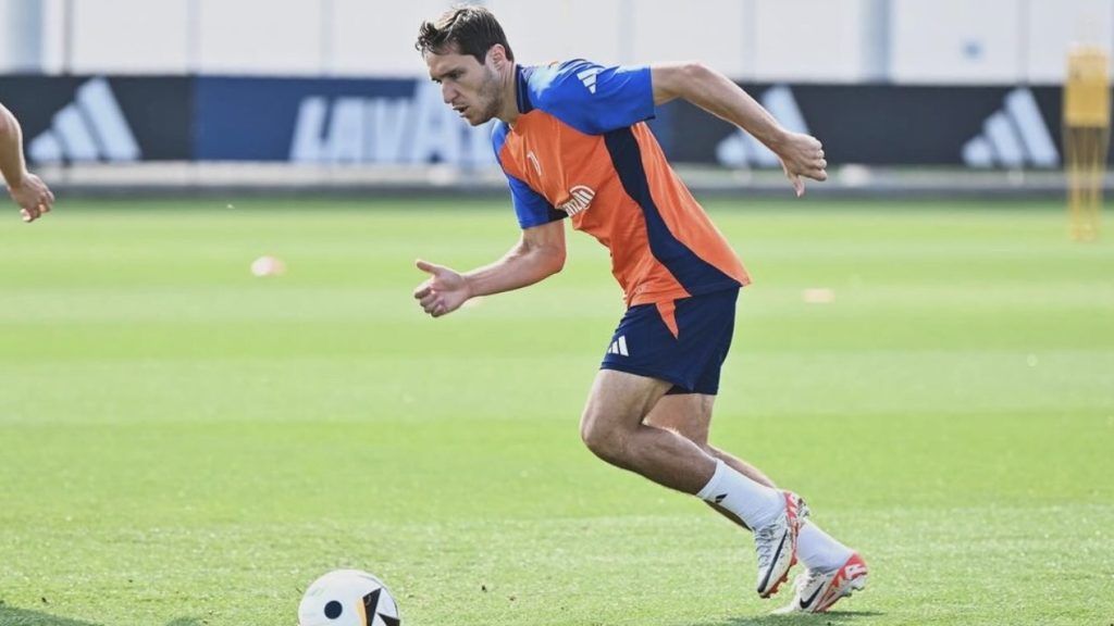 turunminum.id Inggris Liverpool : Kesepakatan Transfer Federico Chiesa Liverpool: Gordon Lebih Baik dari Chiesa (foto: x)