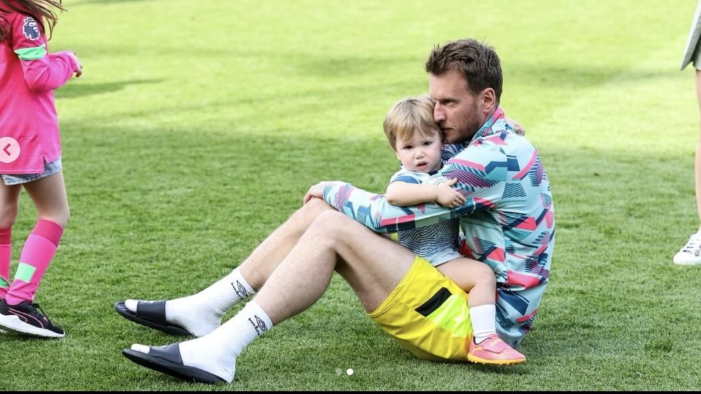 turunminum.id Inggris Arsenal Incar Neto Bournemouth Kiper Pelapis Arsenal Incar Neto sebagai Pelapis David Raya (foto: x)