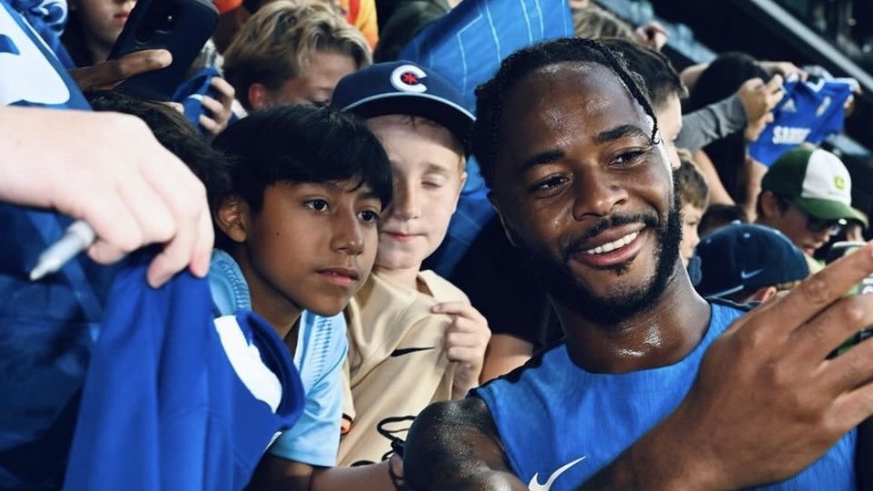turunminum.id Inggris Arsenal Siap Untuk Rekrut Raheem Sterling Arsenal Siap Untuk Rekrut Raheem Sterling (foto: x)