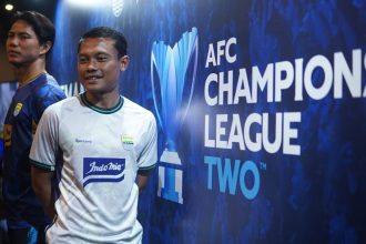 Gelandang Persib, Dedi Kusnandar menggunakan jersey untuk tampil di ACL 2 2024-2025. (Media officer Persib)