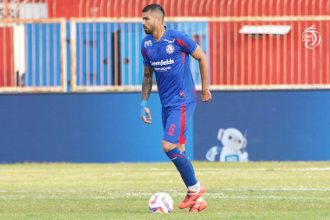 Pemain Arema FC, Julian Guevara harus absen di laga berikutnya karrena cedera (Foto: Liga Indonesia Baru)