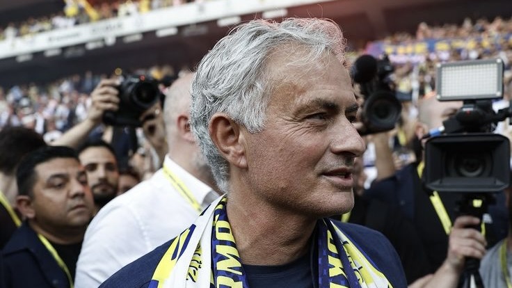 turunminum.id Eropa Mourinho: Fenerbahce Bisa Menang di Liga Europa Mourinho: Fenerbahce Bisa Menang di Liga Europa (foto: x)