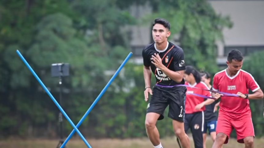 Marselino Ferdinan berlatih mandiri dengan pelatih pribadi (Foto: Instagram/Marselino Ferdinan)