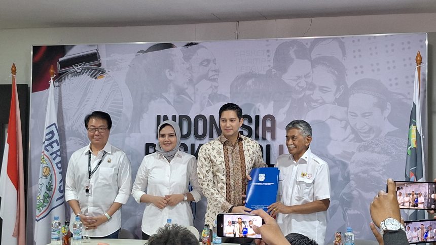 Budisatrio Djiwandono resmi mencalonkan diri sebagai bakal calon ketua umum Perbasi 2024-2028 (Foto: Turunminum.id/da Yerimon)