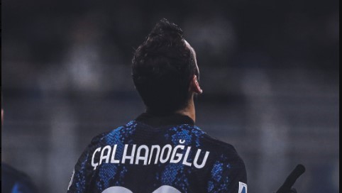 turunminum.id Serie A Hakan Calhanoglu Bangga Masuk dalam Nominasi Ballon d'Or turunminum.id Hakan Calhanoglu Bangga Masuk dalam Nominasi Ballon d'Or