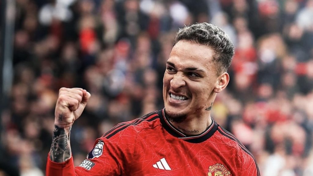 turunminum.id Inggris Antony Tinggalkan Manchester United: Karier Baru Antony Ke Fenerbahce: Ubah Karier di Manchester United (foto: x)