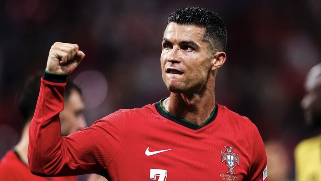 turunminum.id Inggris Ten Hag Tanggapi Kritik Cristiano Ronaldo Ten Hag Tanggapi Kritik Cristiano Ronaldo (foto: x)