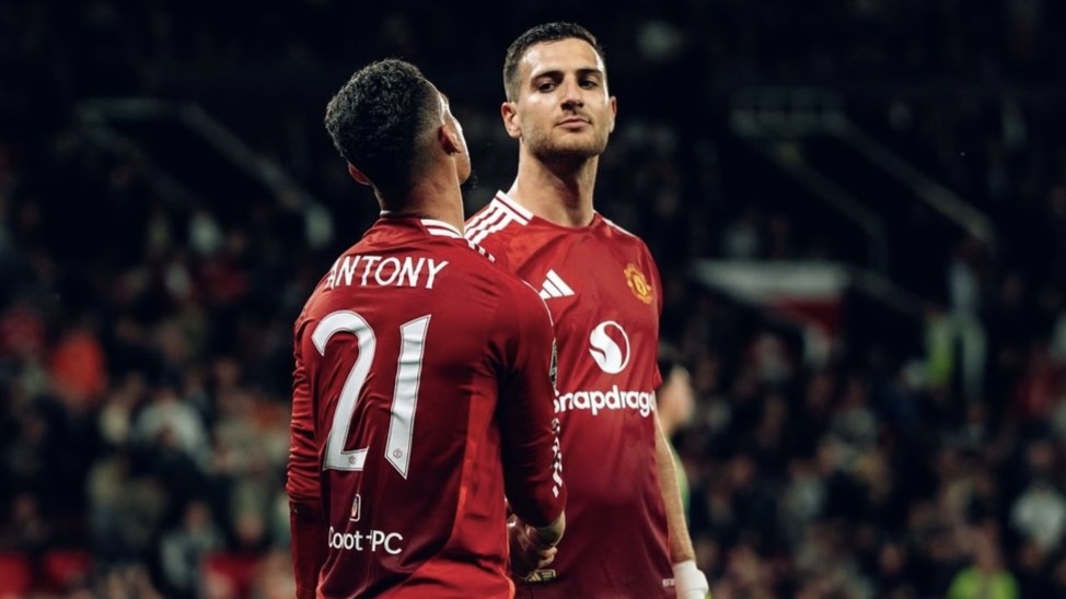 turunminum.id Inggris Manchester United Hancurkan Barnsley 7-0 di Carabao Cup Manchester United Hancurkan Barnsley 7-0 di Carabao Cup (foto: x)