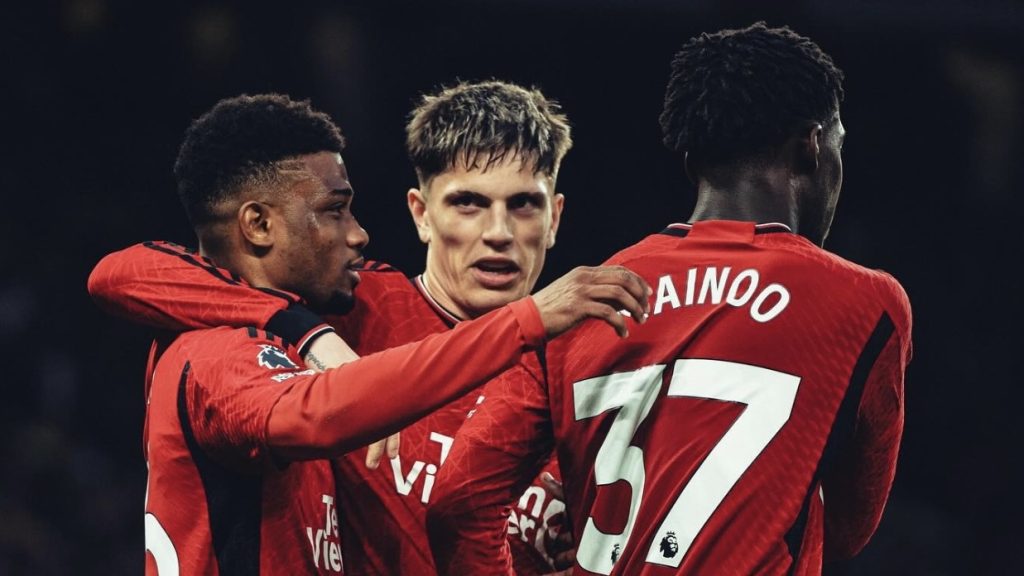 turunminum.id Inggris Eriksen Ingatkan Manchester United Buat Rendah Hati Eriksen Ingatkan Manchester United Buat Rendah Hati (foto: x)