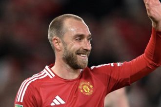 Eriksen Isyaratkan Bertahan di Manchester United! (foto: x)