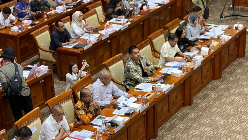 Rapat Komisi III DPR RI soal naturalisasi (Foto: Turunminum.id/da Yerimon)