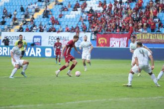 PSM Makassar bermain imbang lawan Persib Bandung (Foto: PSM Makassar)