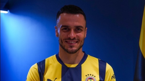 turunminum.id Filip Kostic Gabung Fenerbahce karena Sosok Jose Mourinho