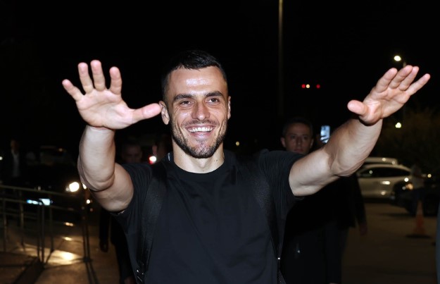 turunminum.id Italia Juventus Telah Mencapai Kesepakatan Melepas Filip Kostic ke Turki turunminum.id Juventus Telah Mencapai Kesepakatan Melepas Filip Kostic ke Turki