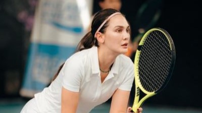 turunminum.id Genie Bouchard Bakal Duel dengan Luna Maya di Stadion Tenis GBK