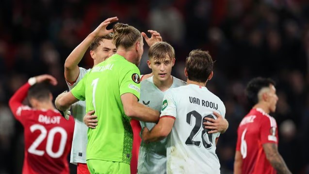 turunminum.id Liga Europa: Diperkuat Mees Hilgers, Twente Paksa MU Bermain Imbang
