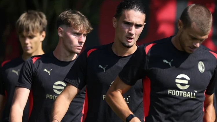 turunminum.id AC Milan Menjual Semua Tiket Derby Lawan Inter di Giueseppe Meazza